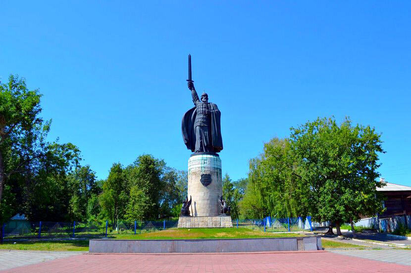 памятник Илье Муромцу. фото http://putidorogi-nn.ru/