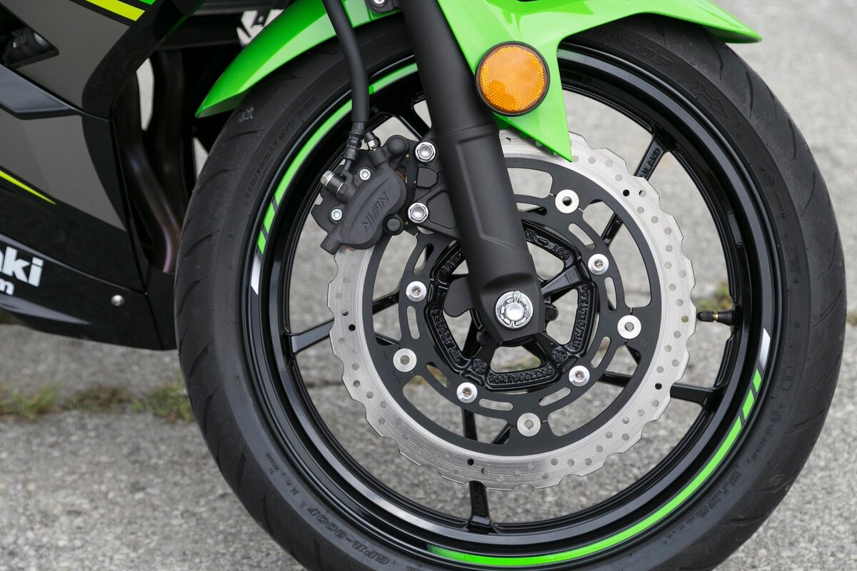 Переднее колесо Kawasaki z1000 2009