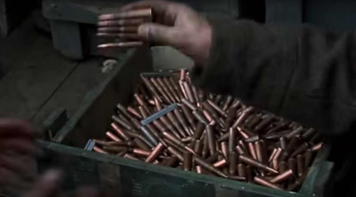 Скриншот кадра из фильм "Враг у ворот"