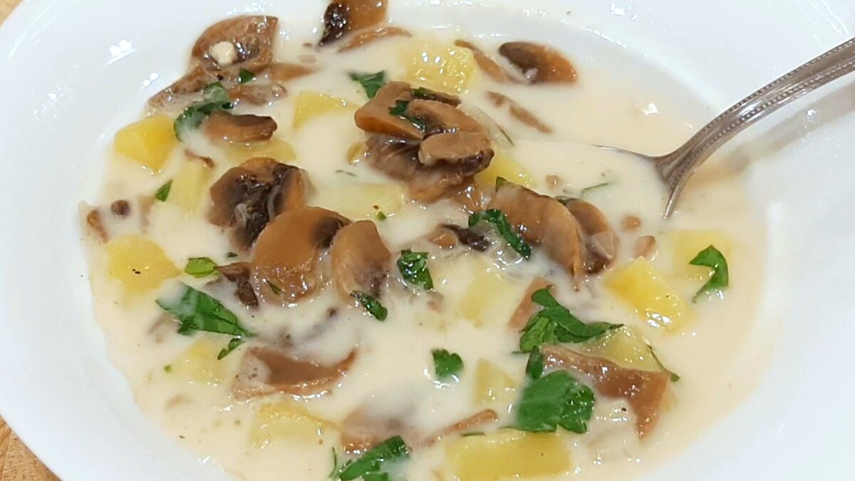 Суп с лисичками и плавленым сыром - простой рецепт с пошаговыми фото