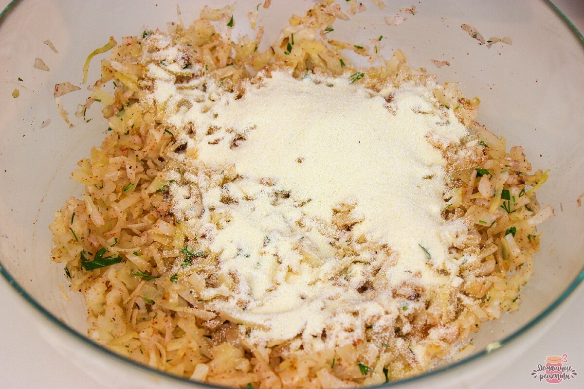 Пирог манник с яблоками. Постный манник на апельсиновом соке. Манник апельсиновый постный. Манник с начинкой. Кекс манник на кефире.