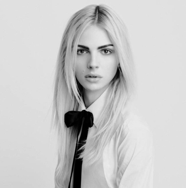 Когда смотришь на фотографии, то даже в мыслях нет, что передо мной мужчина...