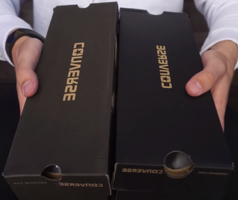 Коробка слева - подделка, справа, соответственно, оригинал.