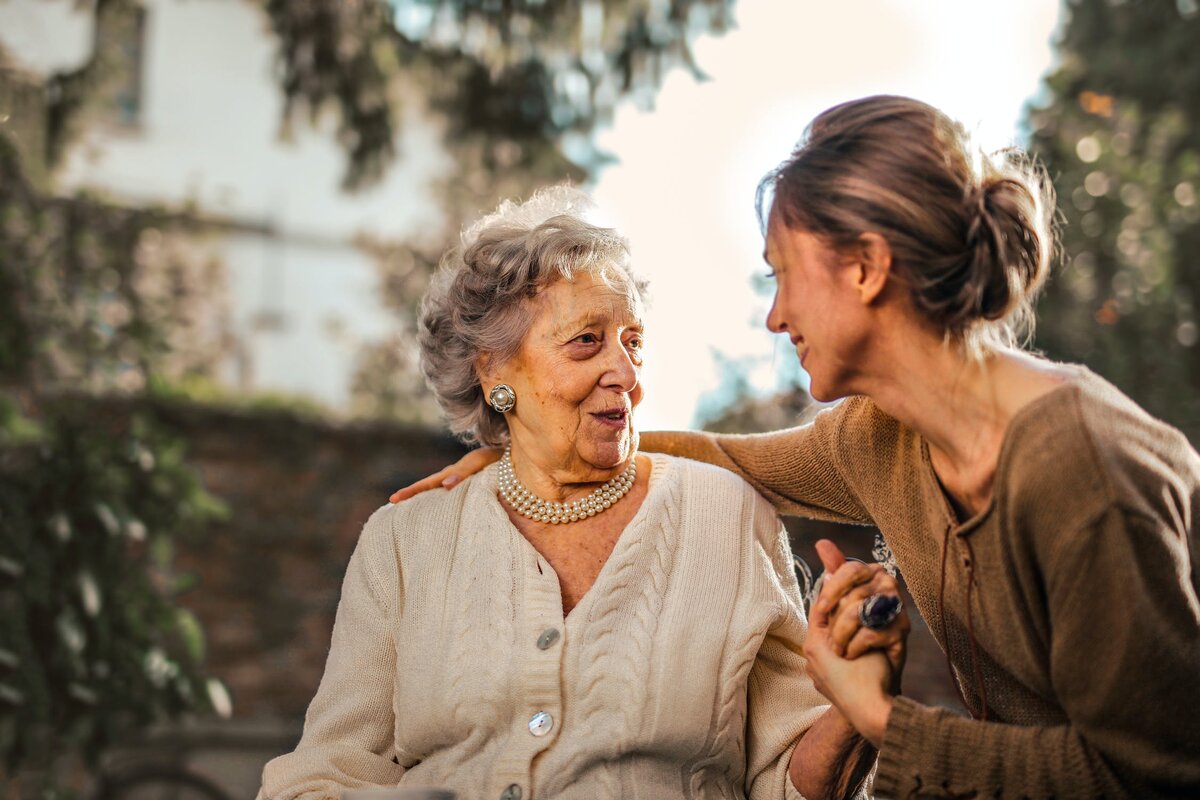 https://www.pexels.com/photo/joyful-adult-daughter-greeting-happy-surprised-senior-mother-in-garden-3768131/