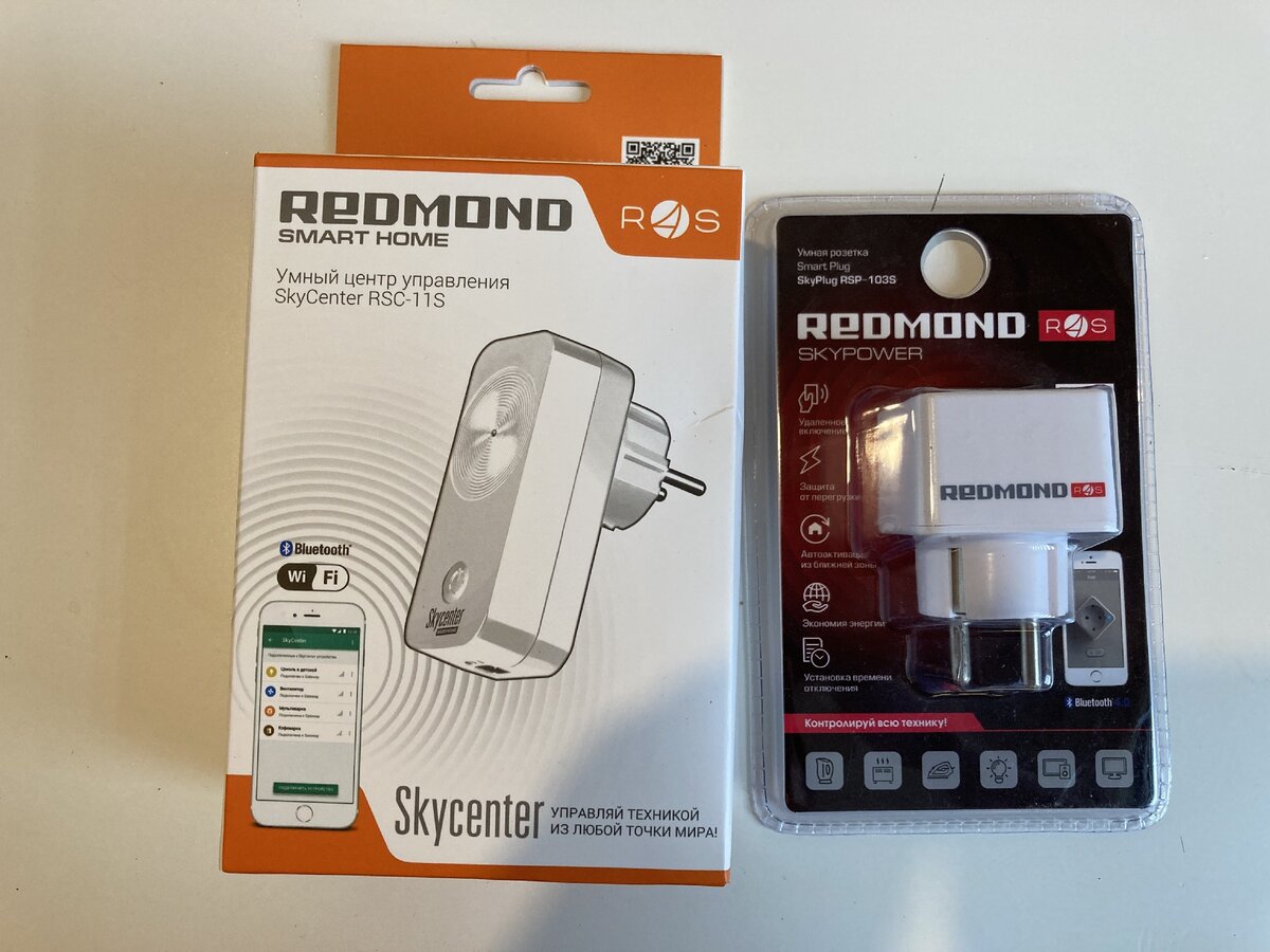 Центр управления и розетка Redmond