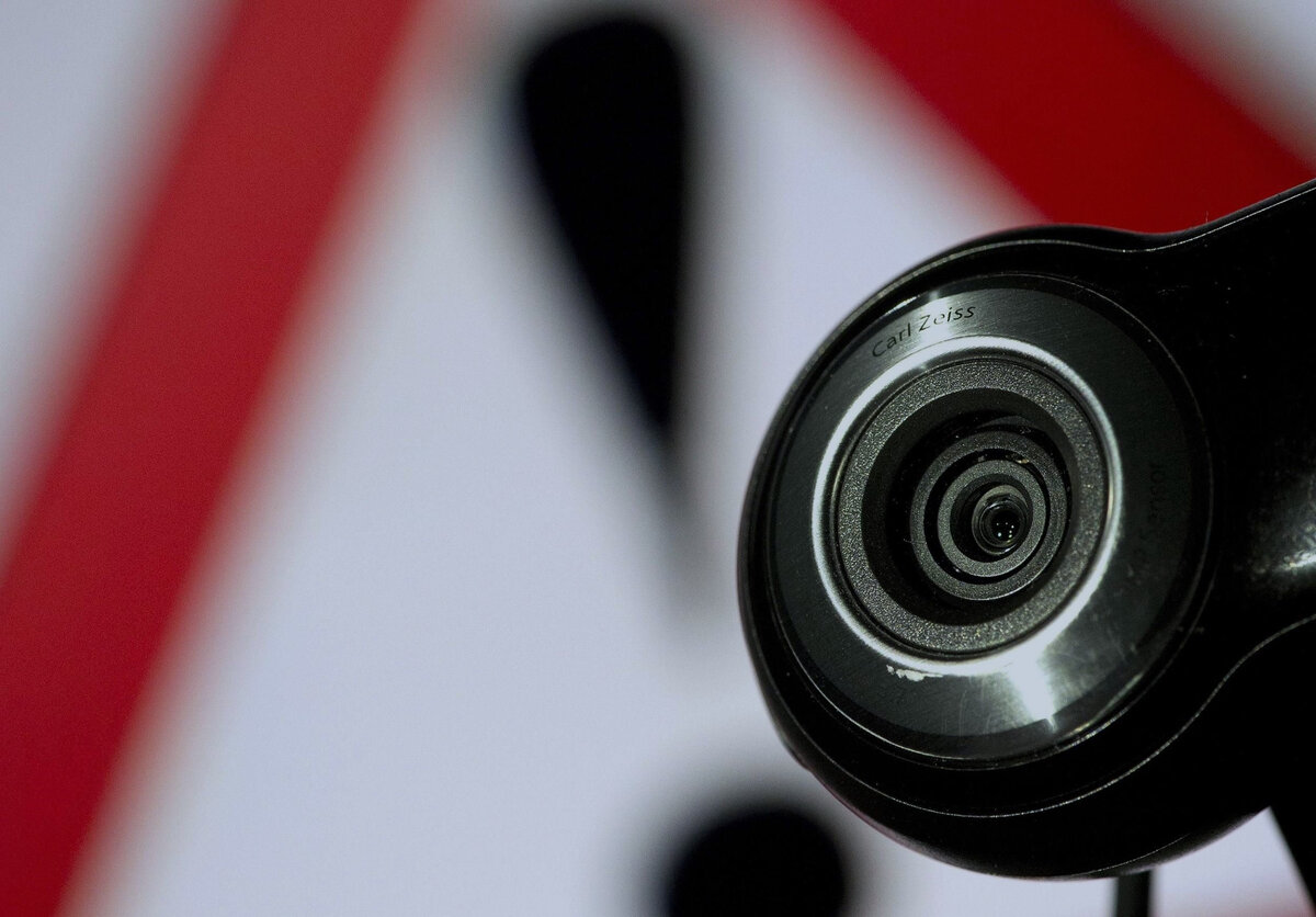 Всевидящее око, здесь нет никакой индикации и как же понять включена она или нет