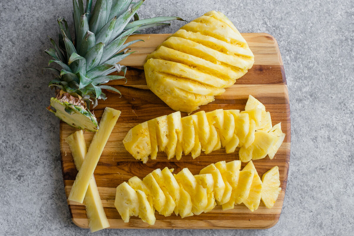 Порезать ананас