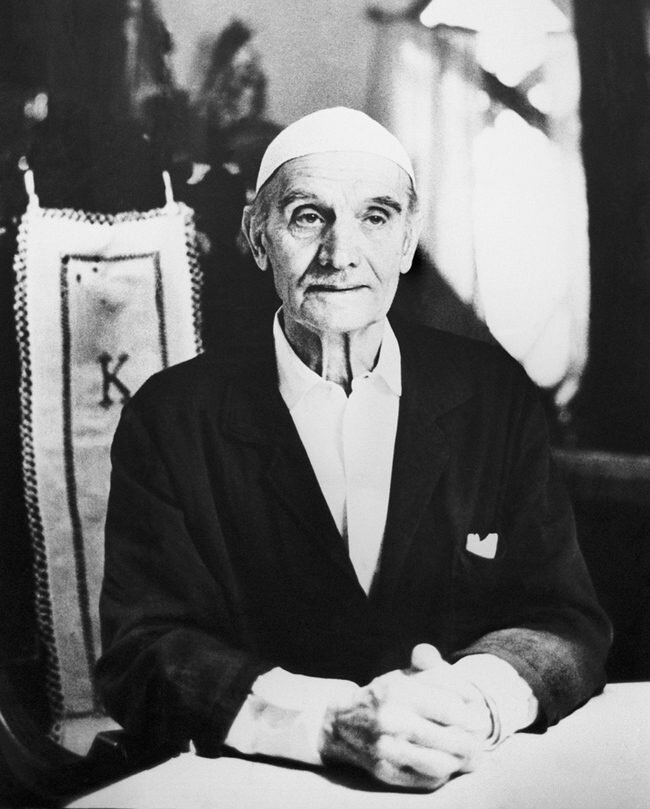 Константин Мельников.