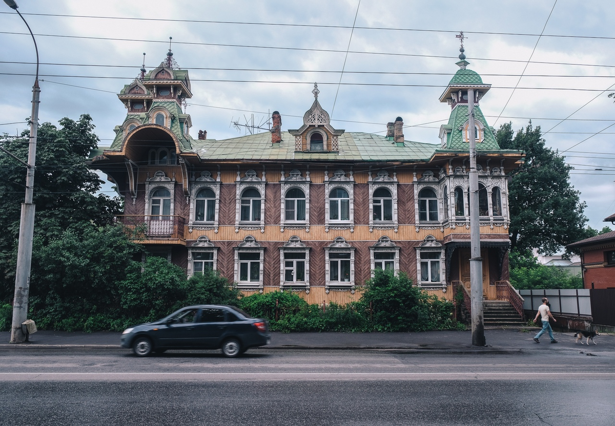 Городок понравился мне. Дом с. г. Гордеева. Нетуристические фото Москвы.