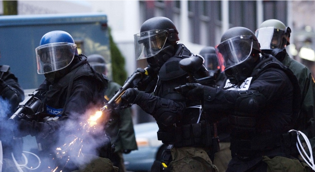 Battle in Seattle  (Мирная демонстрация переросла в полномасштабный мятеж)