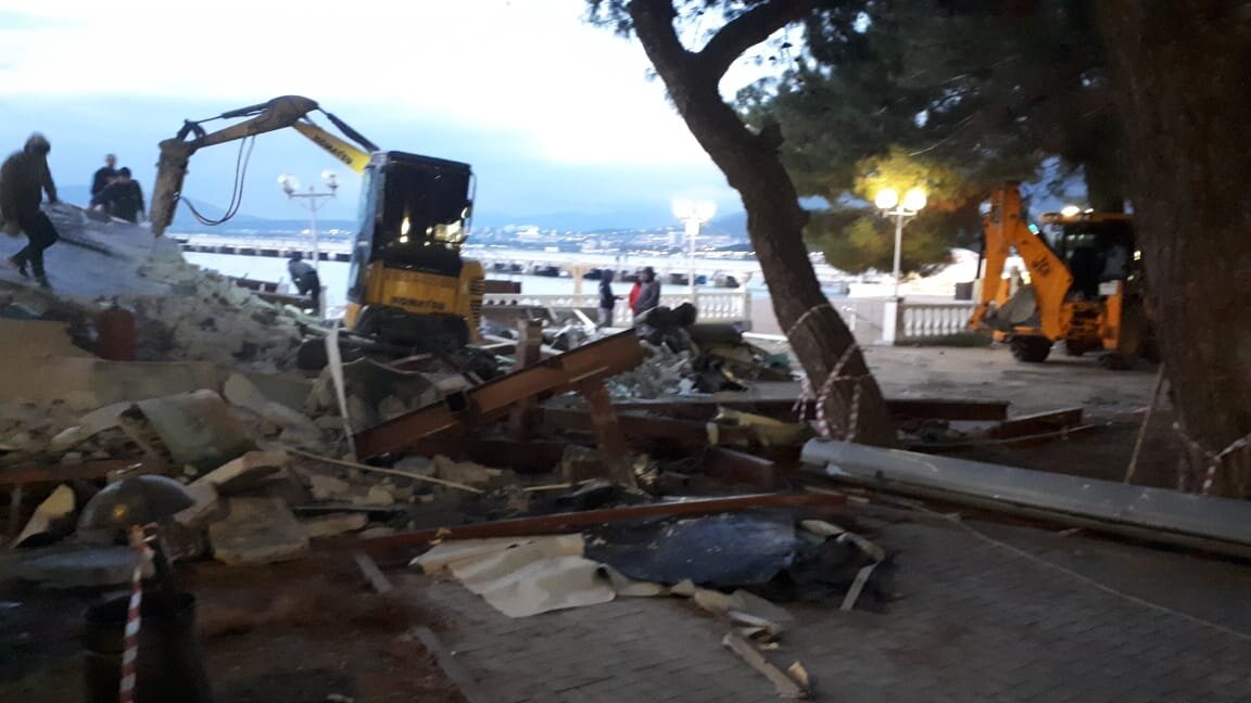 кафе Ветерок снесли