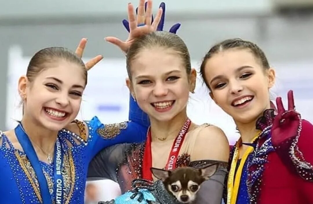 Алёна Косторная, Александра Трусова и Анна Щербакова