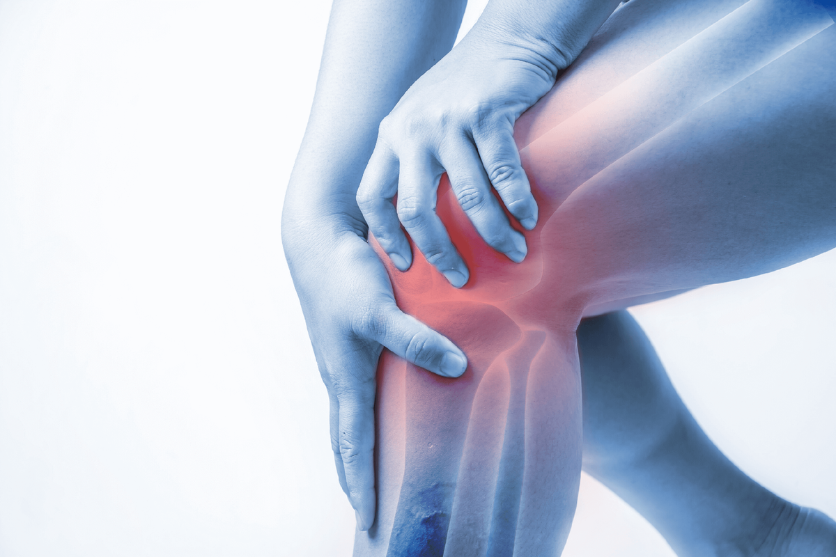 В холодное время года особенно часто возникают боли в суставах.  Чаще всего страдают колени, плечевые и тазобедренные суставы,  голеностопы.  