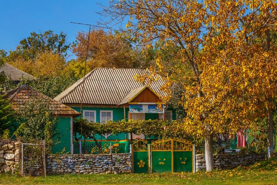 Молдавия село. Село Лалова Молдова. Молдавия деревни. Лалова село Молдавия. Молдавские села в Молдове.