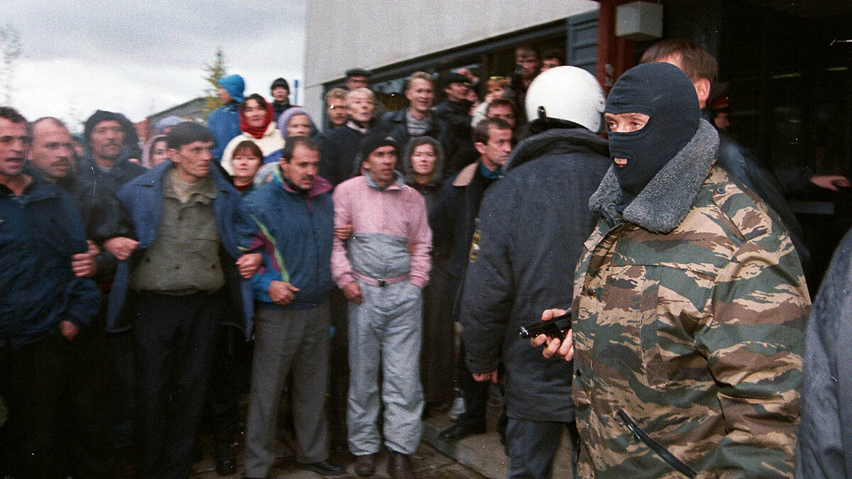 Кадры с рейдерского захвата Выборгского ЦБК