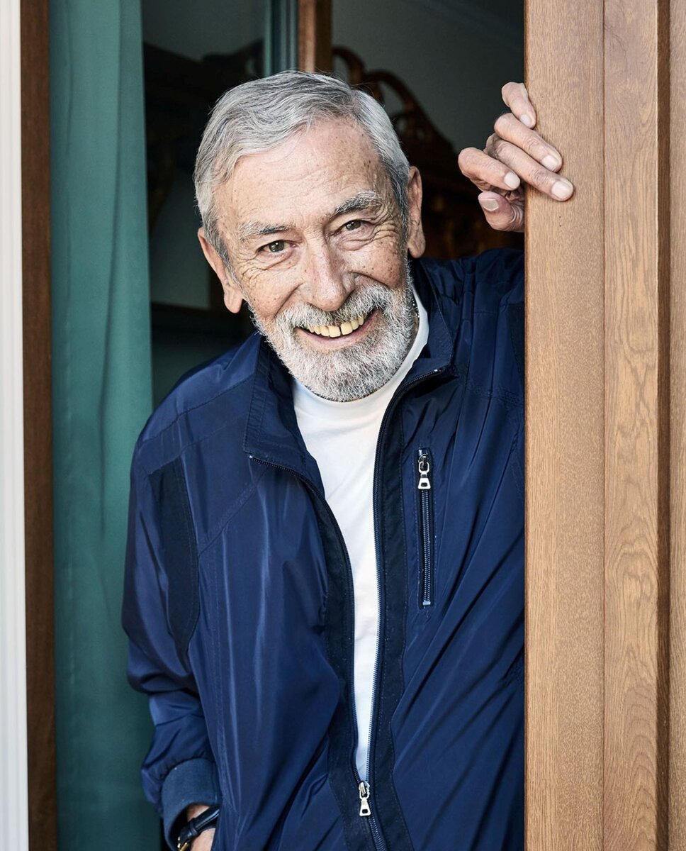 Вахтанг кикабидзе режиссёры грузии. Константин николаевич кикабидзе. Кикабидзе биография сколько лет. Артист вахтанг кикабидзе. Буба вахтанг кикабидзе.