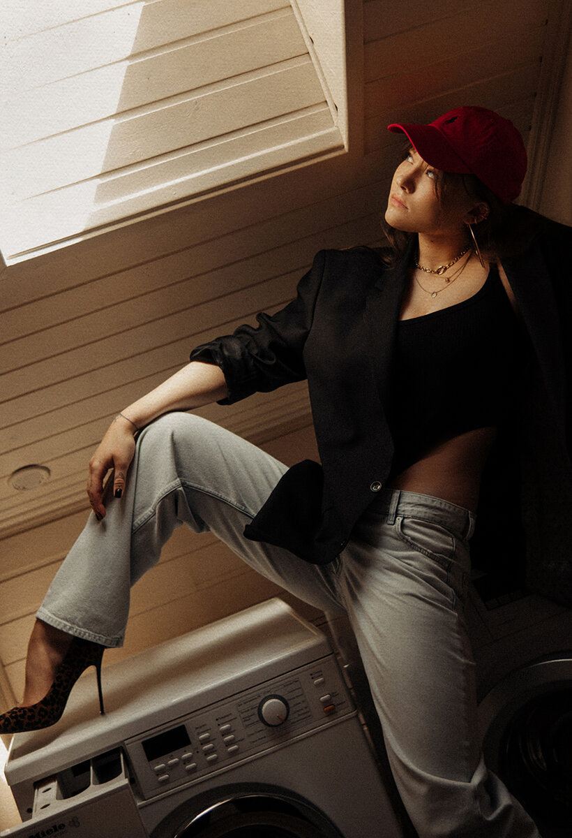 Александра Киселева. Съёмки фильма «Чиновник», 2021