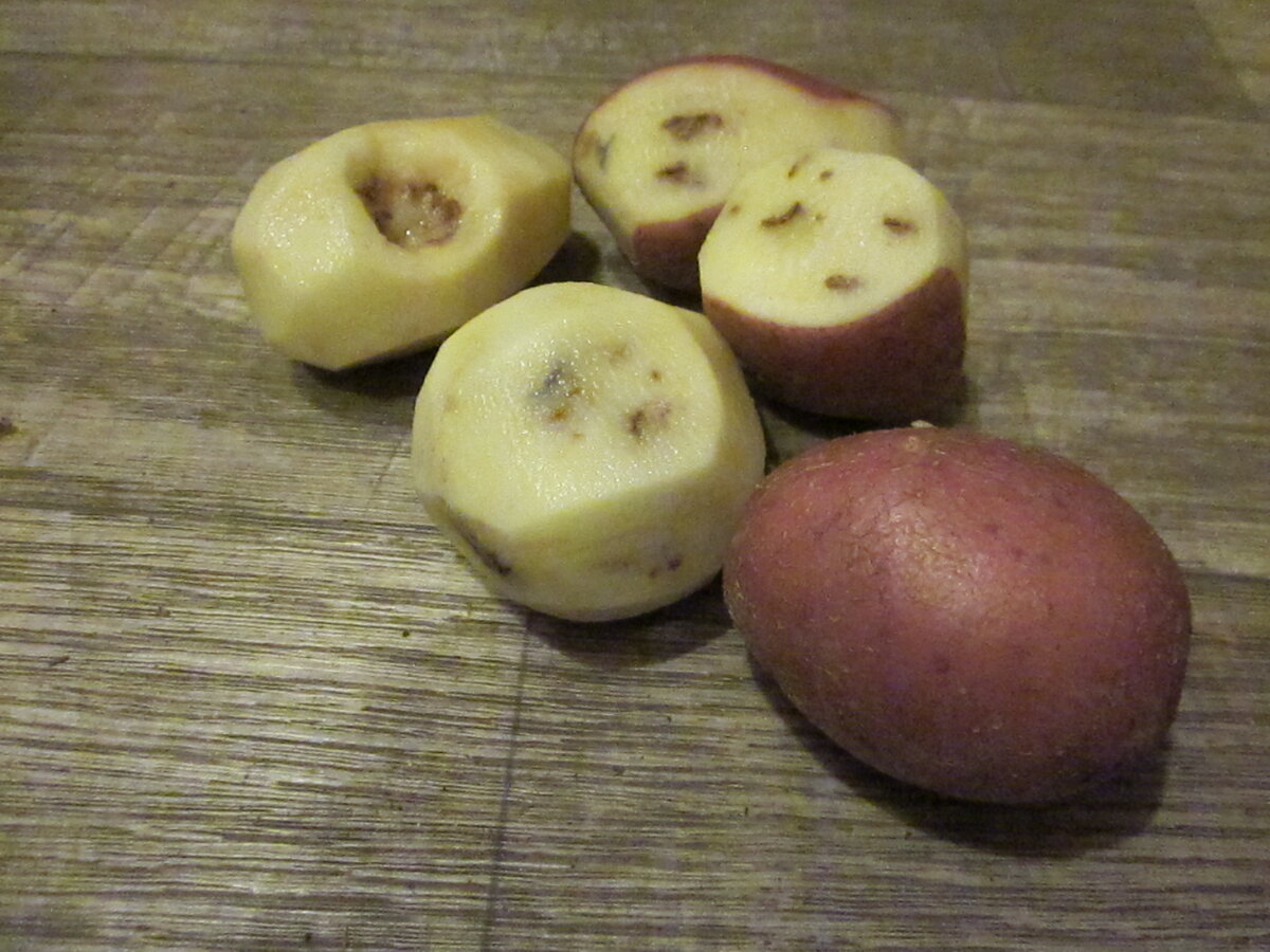 Все полтора килограмма внутри такие