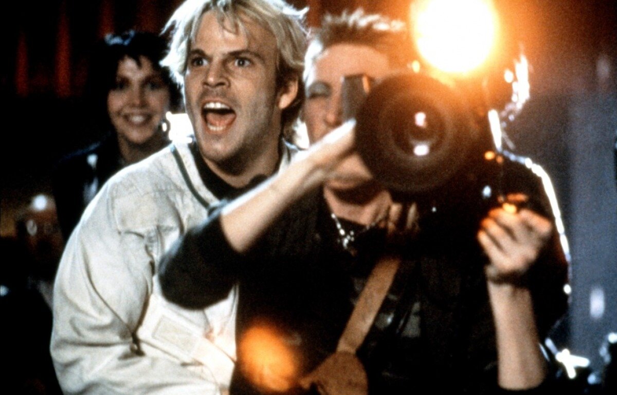 кадр из фильма "Безумный Сесил Б"