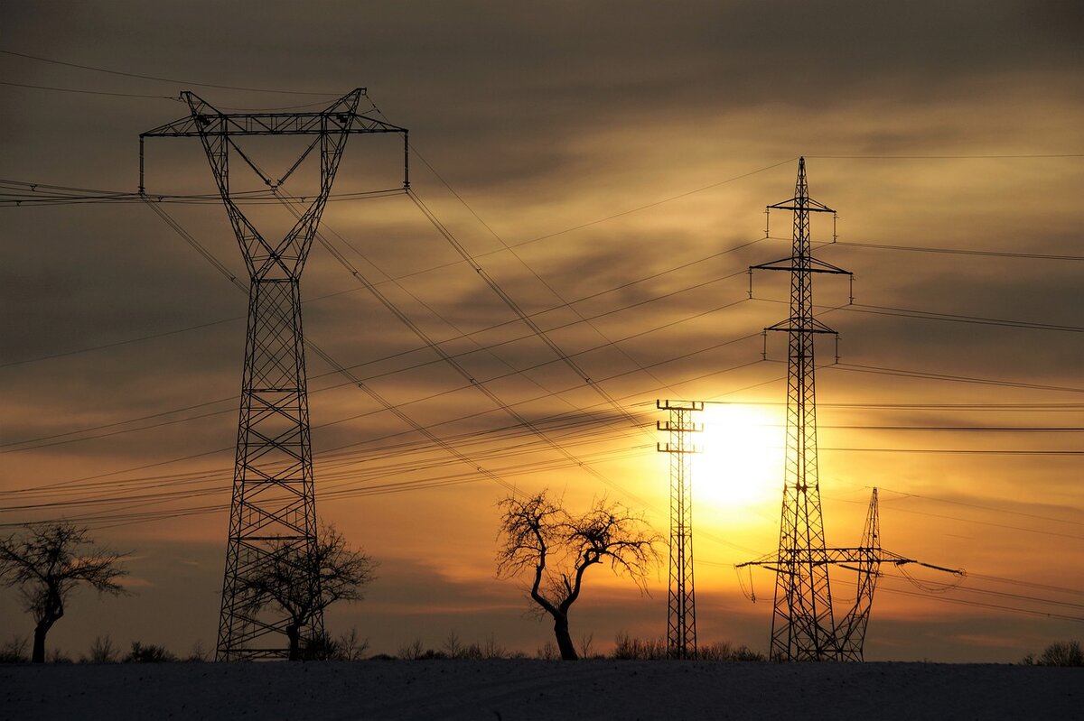 Кроме того бури могут вызвать повреждения электросетей. Фото: Pixabay.com 