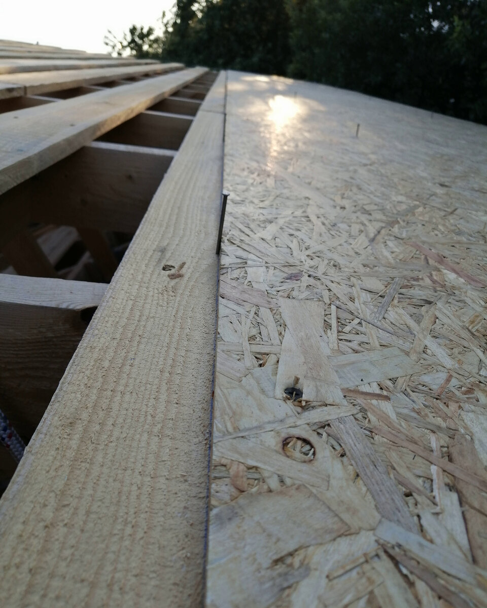 Обрешетка и настил крыши под мягкую черепицу | Черничный домик | Дзен