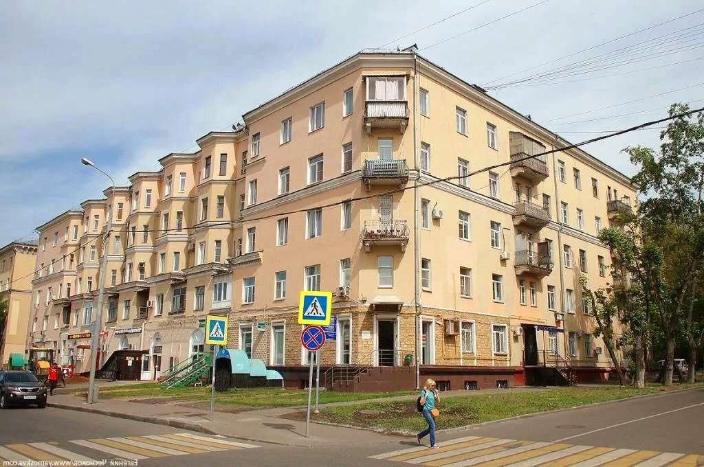 "Сталинка" построена в 1950.