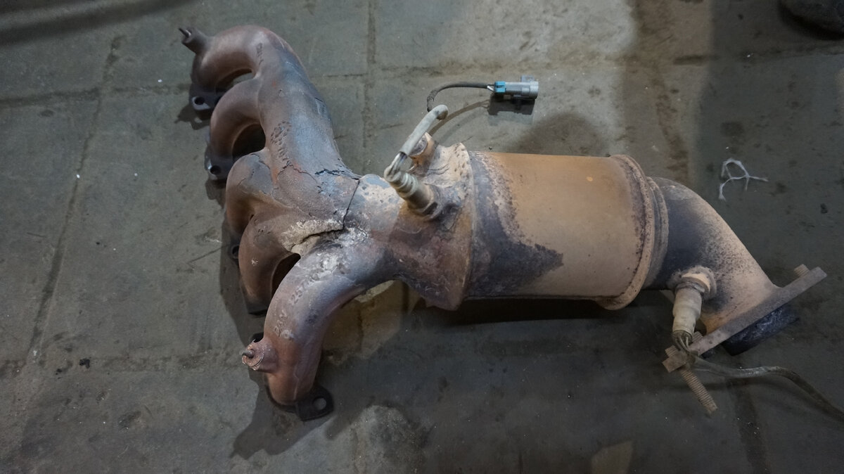 Выпускной коллектор от MERCEDES-BENZ GELENDVAGEN