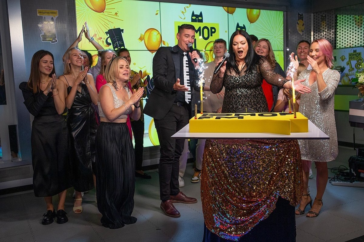    Отметить совершеннолетие.