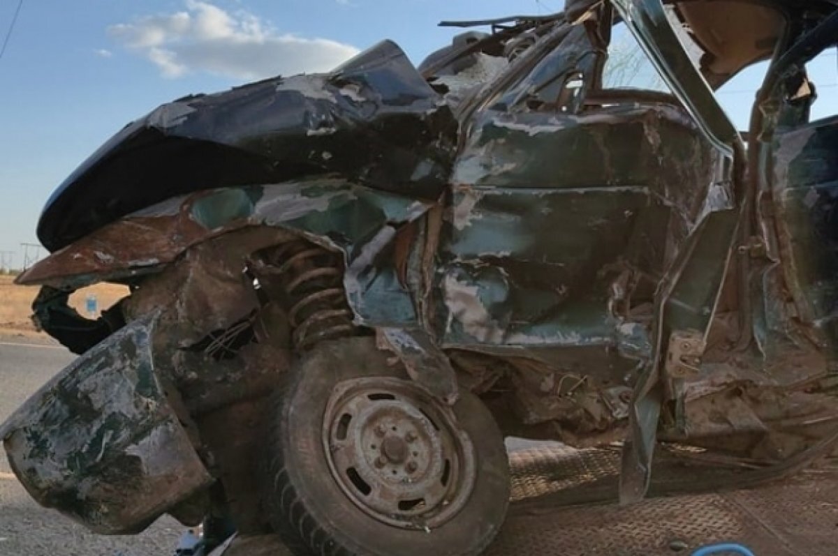    Подросток, управлявший легковушкой, погиб в ДТП с Infinity под Волгоградом