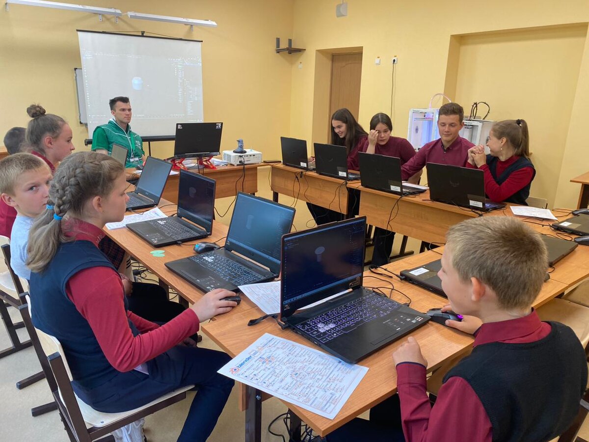    Мобильный технопарк «Кванториум» продолжает путешествие по Курской области