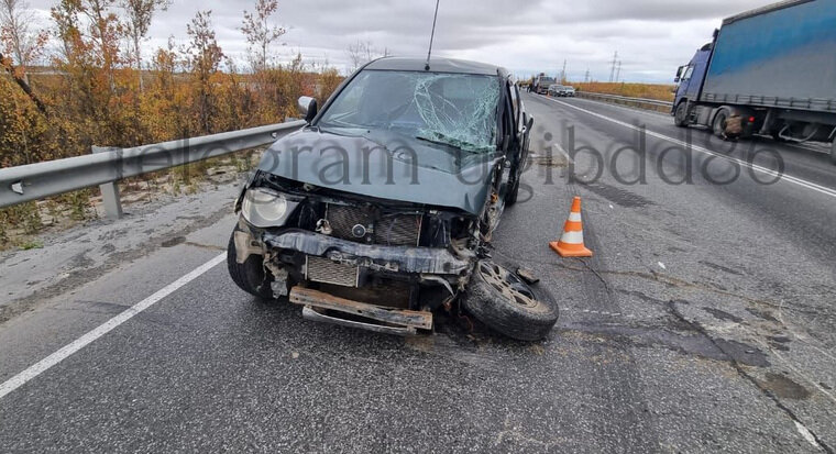    КамАЗ въехал в легковой автомобиль