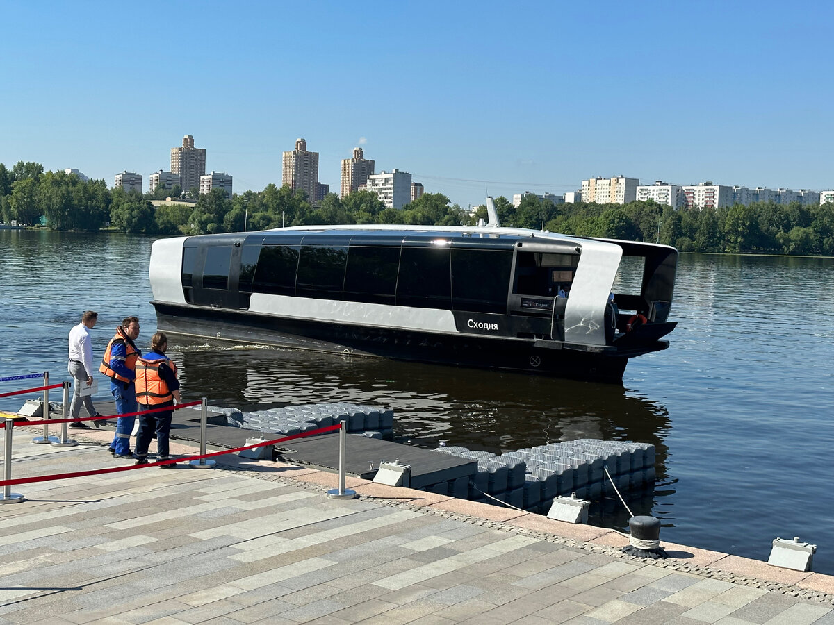 Причал и речной электротрамвайчик