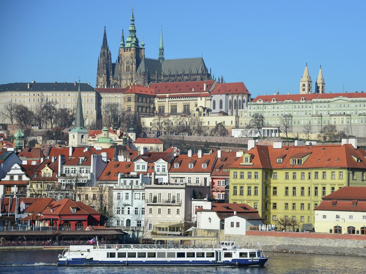    Вид на Пражский Град и собор Святого Вита от реки Влтава в Праге© РИА Новости / Алексей Витвицкий
