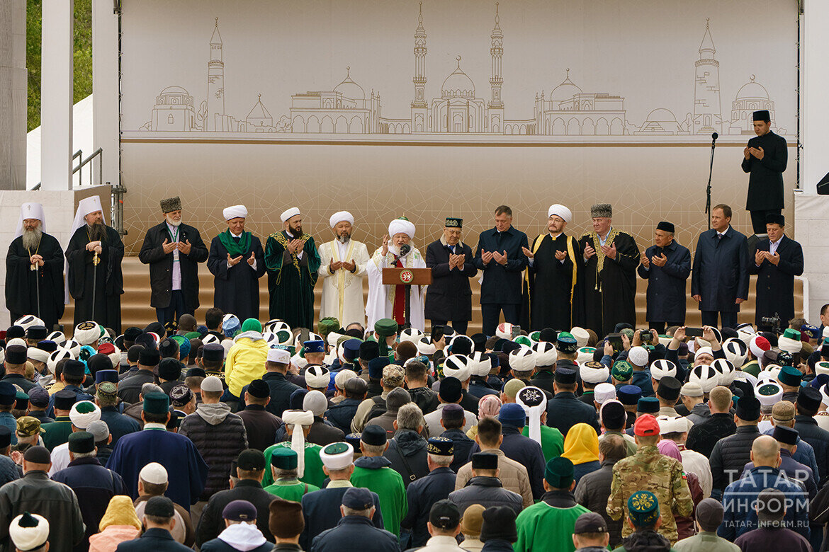 ​«Попросили возвести хотя бы небольшую мечеть в память об этом важном событии. Все-таки мусульмане вместе с высокими гостями уже прочитали там намаз, заложили камень». Фото: © Салават Камалетдинов / «Татар-информ»