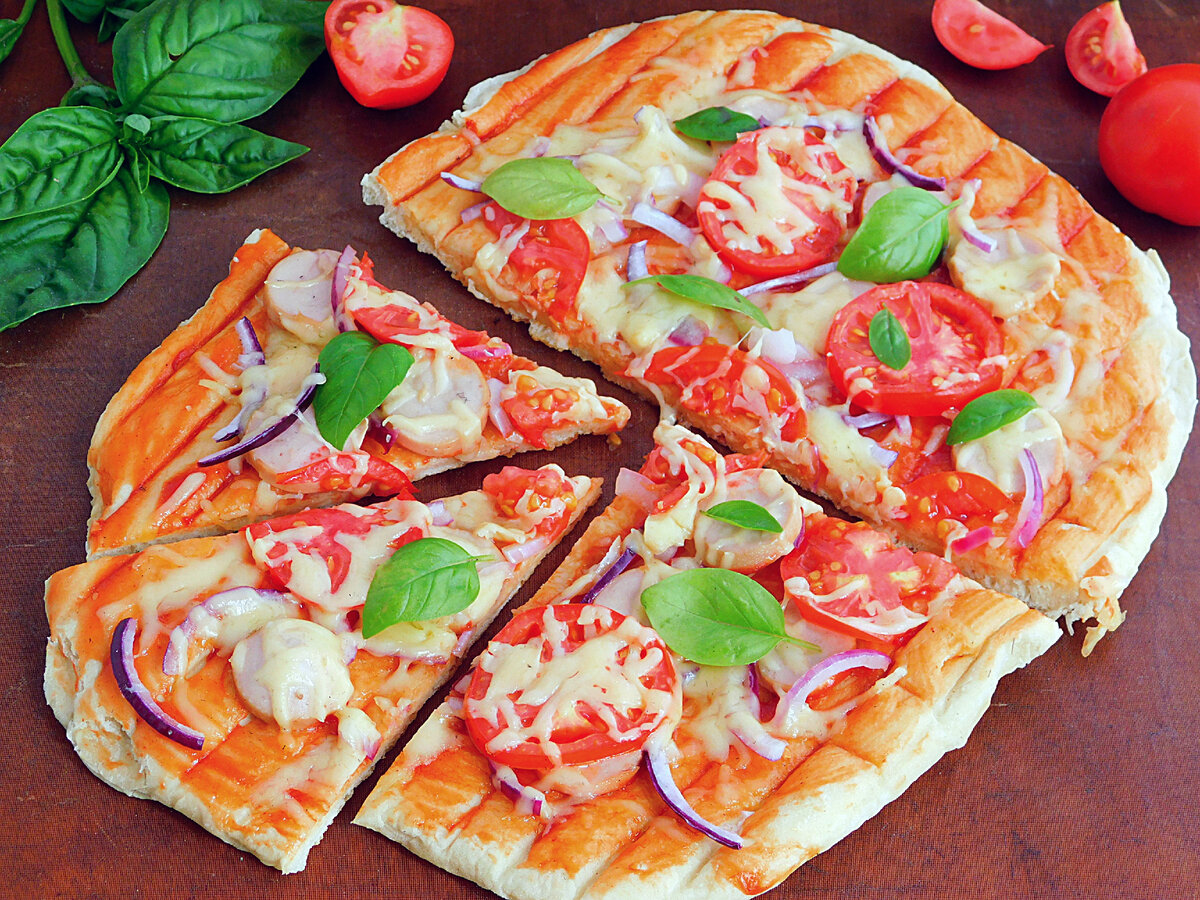 Точно есть в холодильнике: 5 вариантов начинок для вкусной домашней пиццы