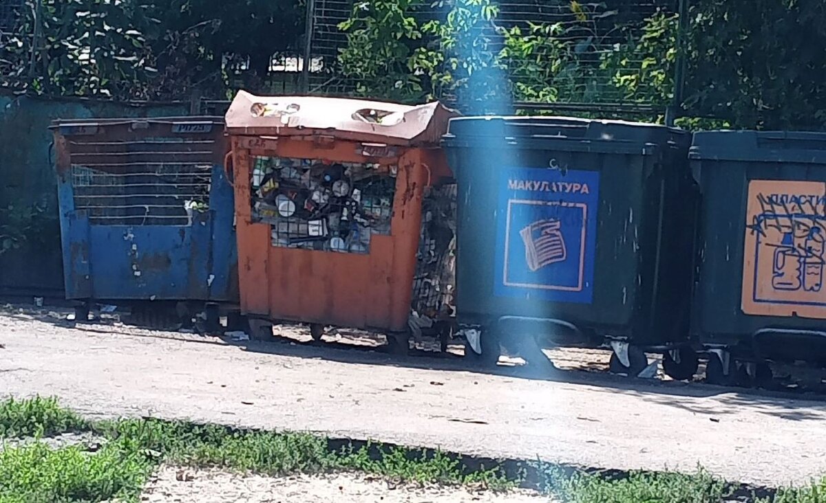    В Курске на улице Краснознамённой провели уборку