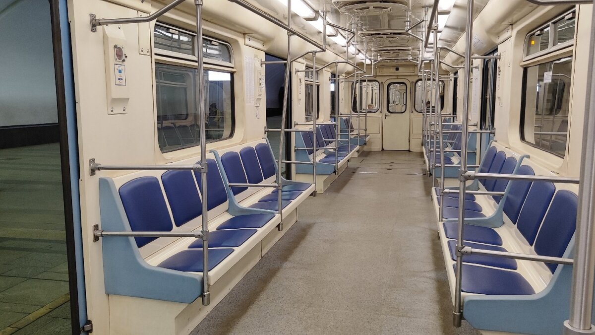     Вечером 26 августа в одном из вагонов нижегородского метро случилась потасовка. Разнимать дерущихся пассажиров пришлось очевидцам, а также сотруднику предприятия. Видео инцидента попало в соцсети.