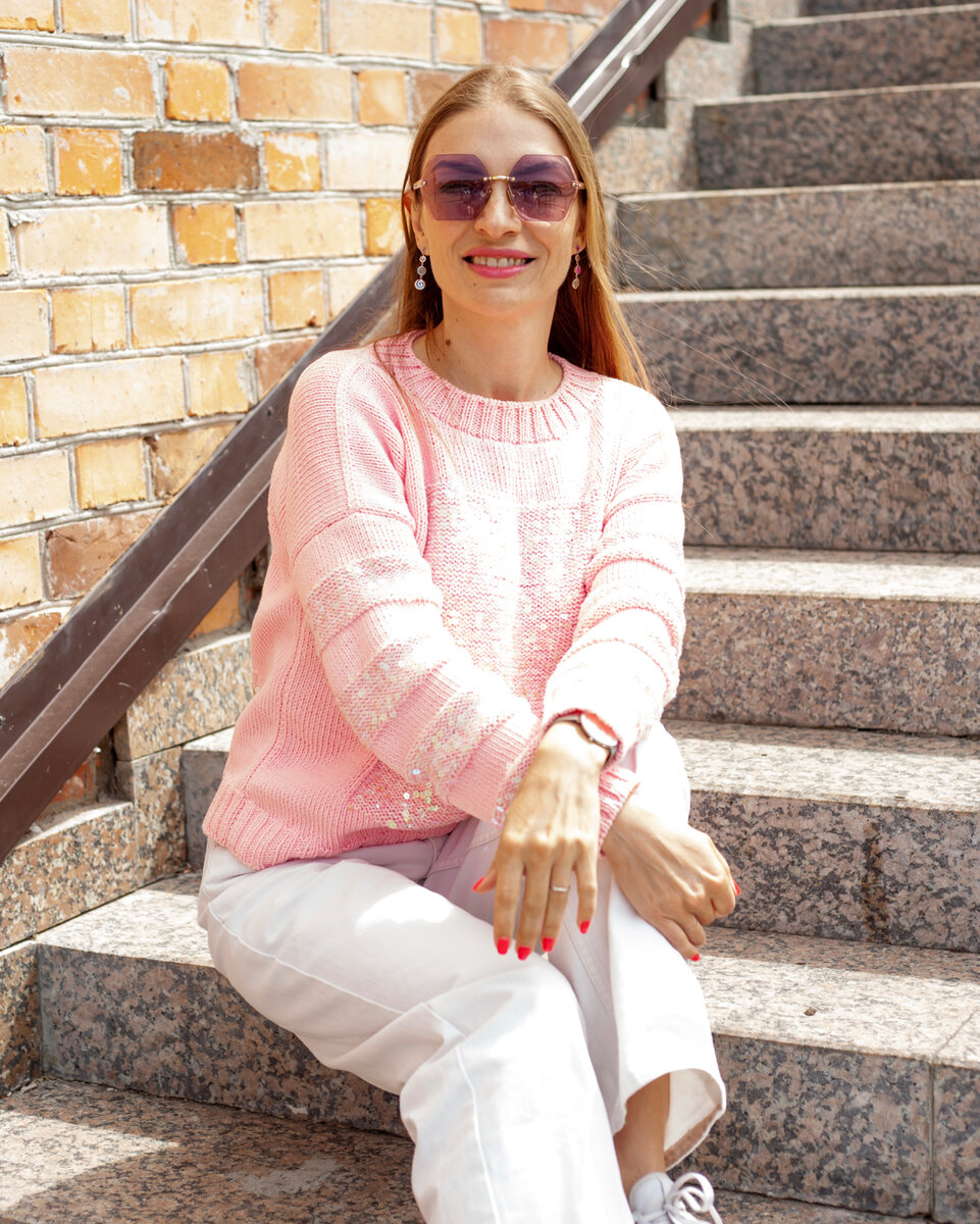 Довольный блогер, получивший новый статус