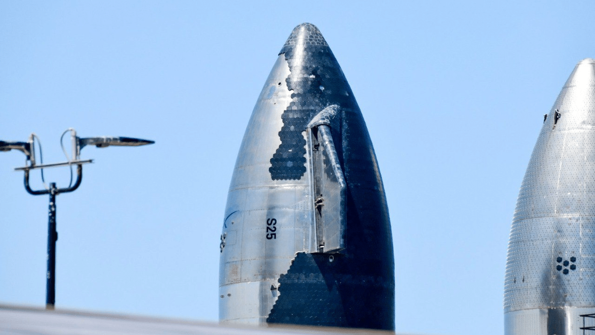    Процесс подготовки прототипа Starship S25 к полету / © SpaceX