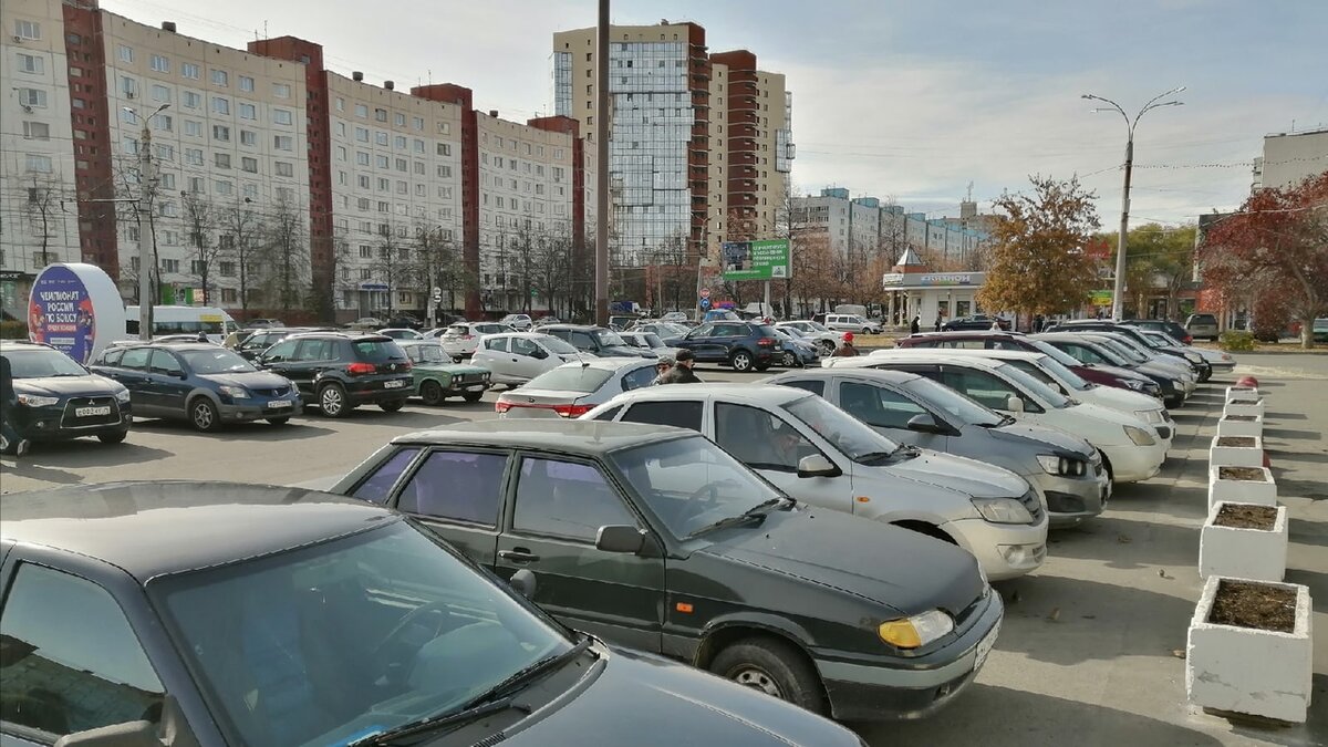 Комсомольский проспект - главная улица Курчатовского района, часть гостевого маршрута в Челябинске. Фото: Царьград.