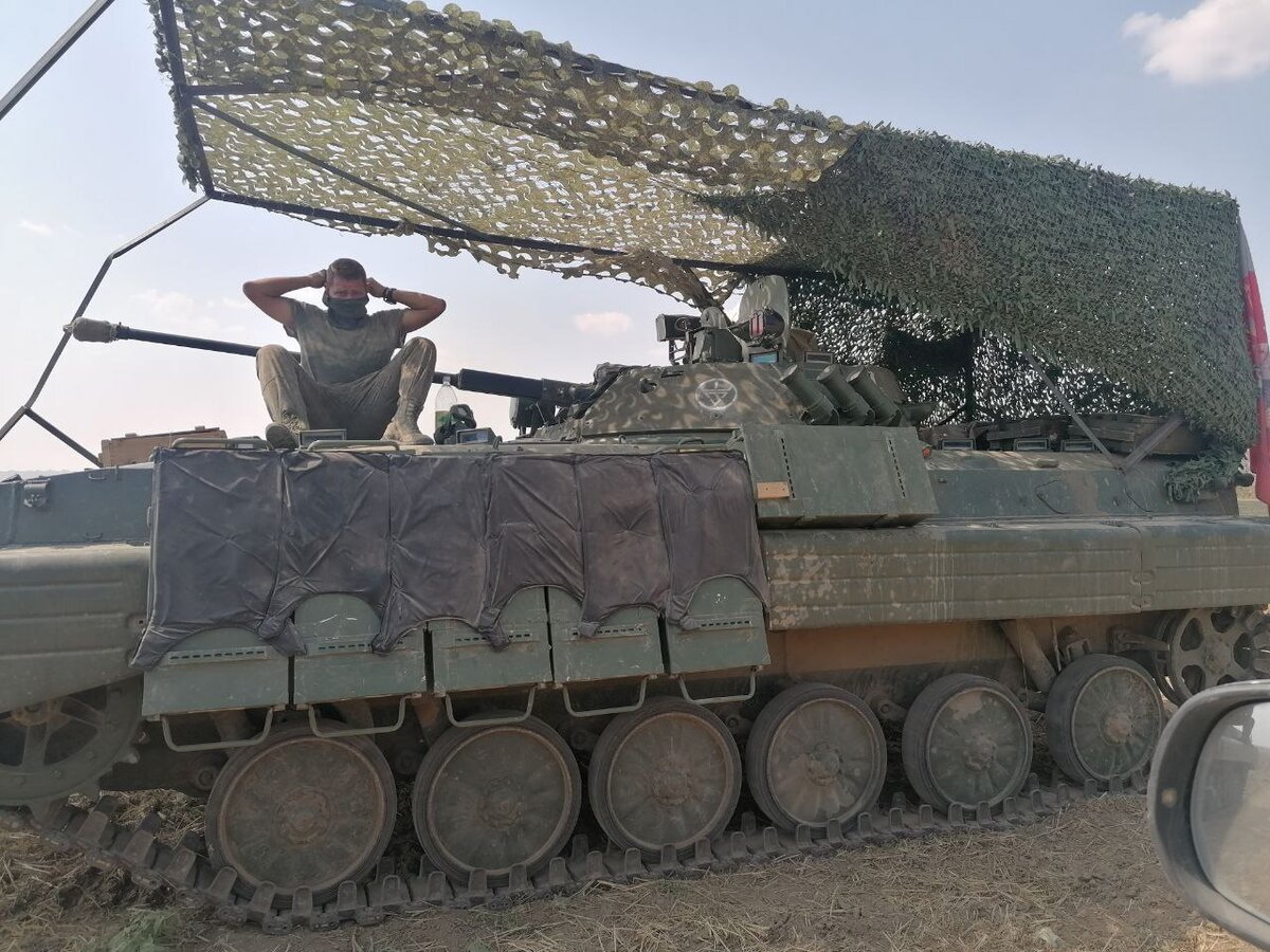 БМП-2 с козырьком. Фото из сети.