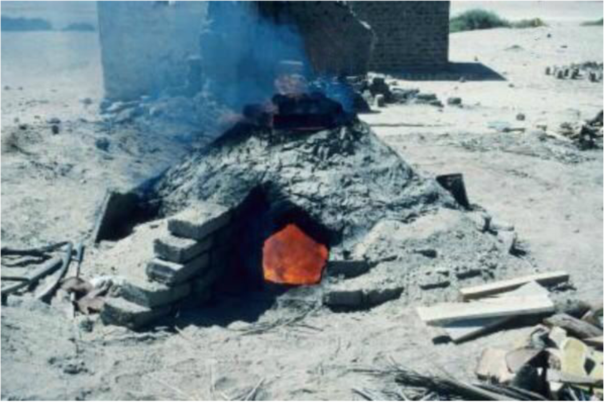 Печь для выплавки стела воссозданная др Полом Николсоном 13 век до нэ