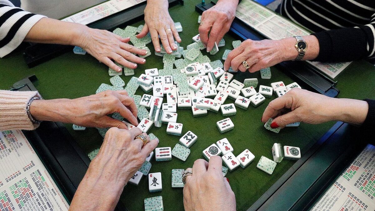 Игра в маджонг. Фото: mavink.com