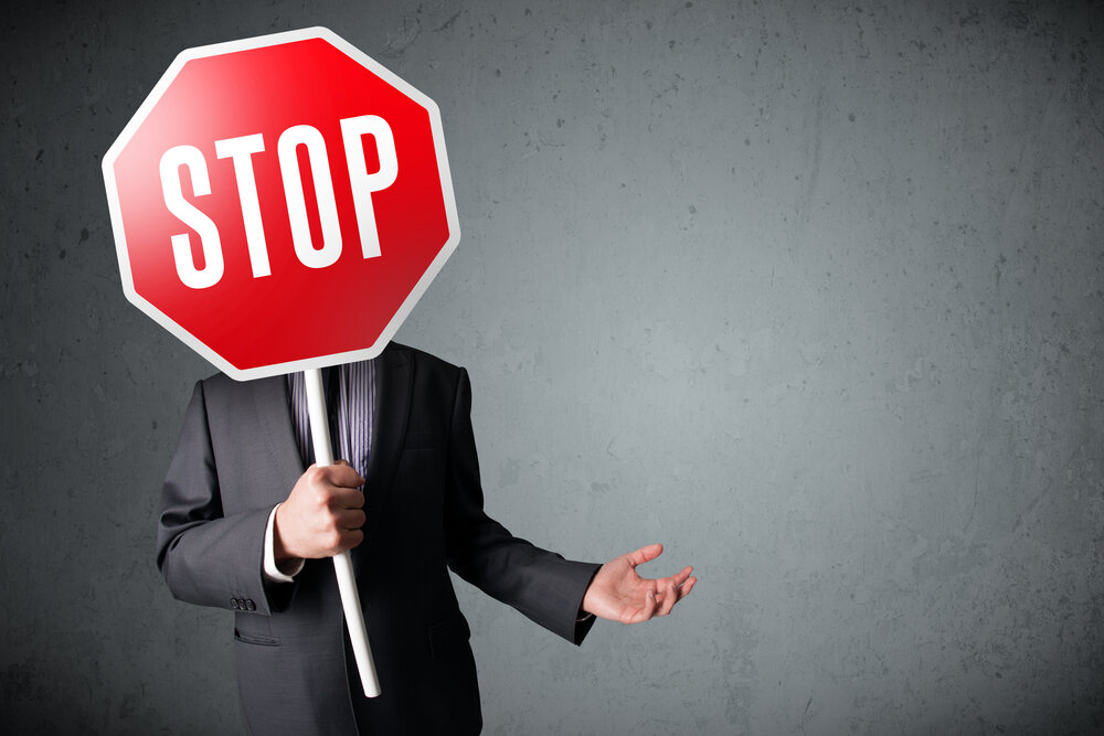 Источник фото. billzipp.com/hard-stop-performance-productivity/businessman_stop_sign/