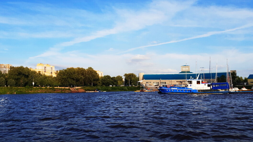     Научный руководитель Гидрометцентра Роман Вильфанд сообщил, что на реках в 11 регионах России формируются межени.