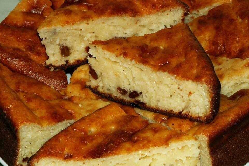 Пирожки с творогом и изюмом