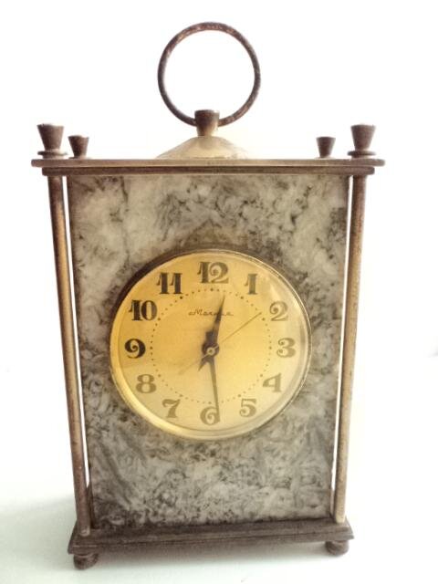 Одни часы были такие. Часы "Молния".