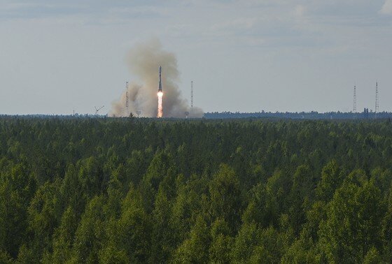    Пуск боевыми расчетами ВКС РФ ракеты-носителя среднего класса «Союз-2.1б» с космодрома Плесецк