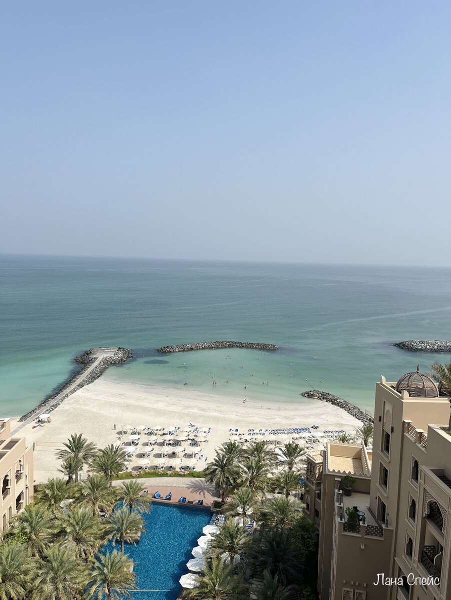 Вид с балкона отеля Шератон Шарджа, фото реальное - моё. Виды тоже реальные - вау