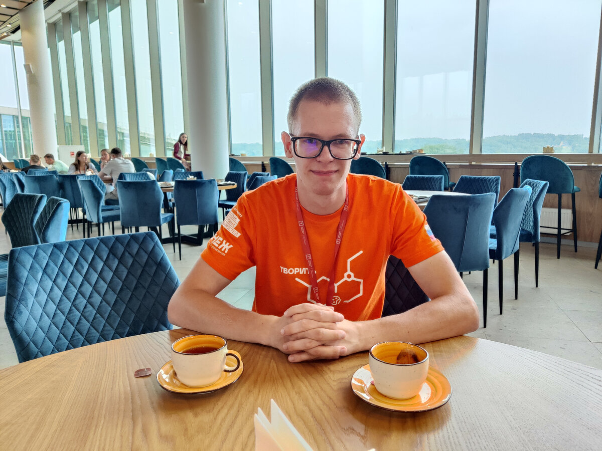 Картина «Мальчик с чашками»